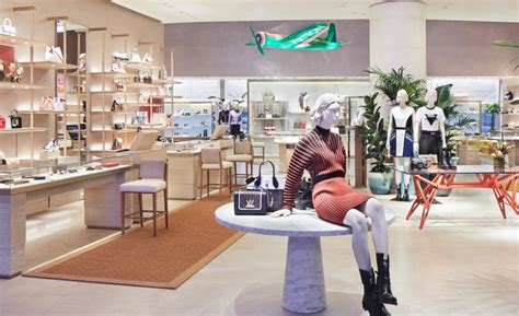 perchè louis vuitton non è negli aeroporti|Louis Vuitton: prima boutique in aeroporto .